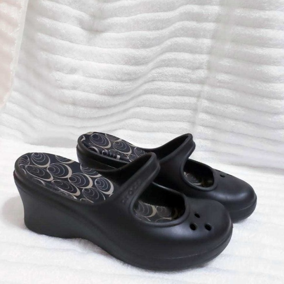 CROCS Shoes - Croc Mary Jane Clogs Size 8